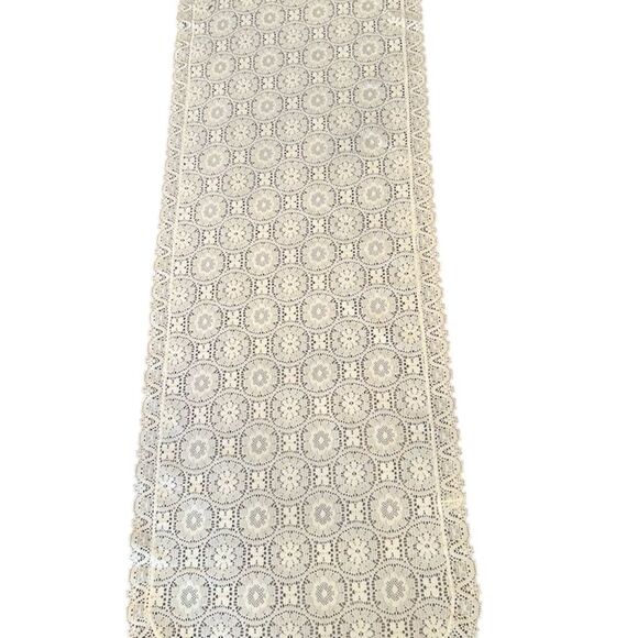 Heritage Lace White‎ Table Runner 41"x14" Elegant Crochet Design - Picture 1 of 5